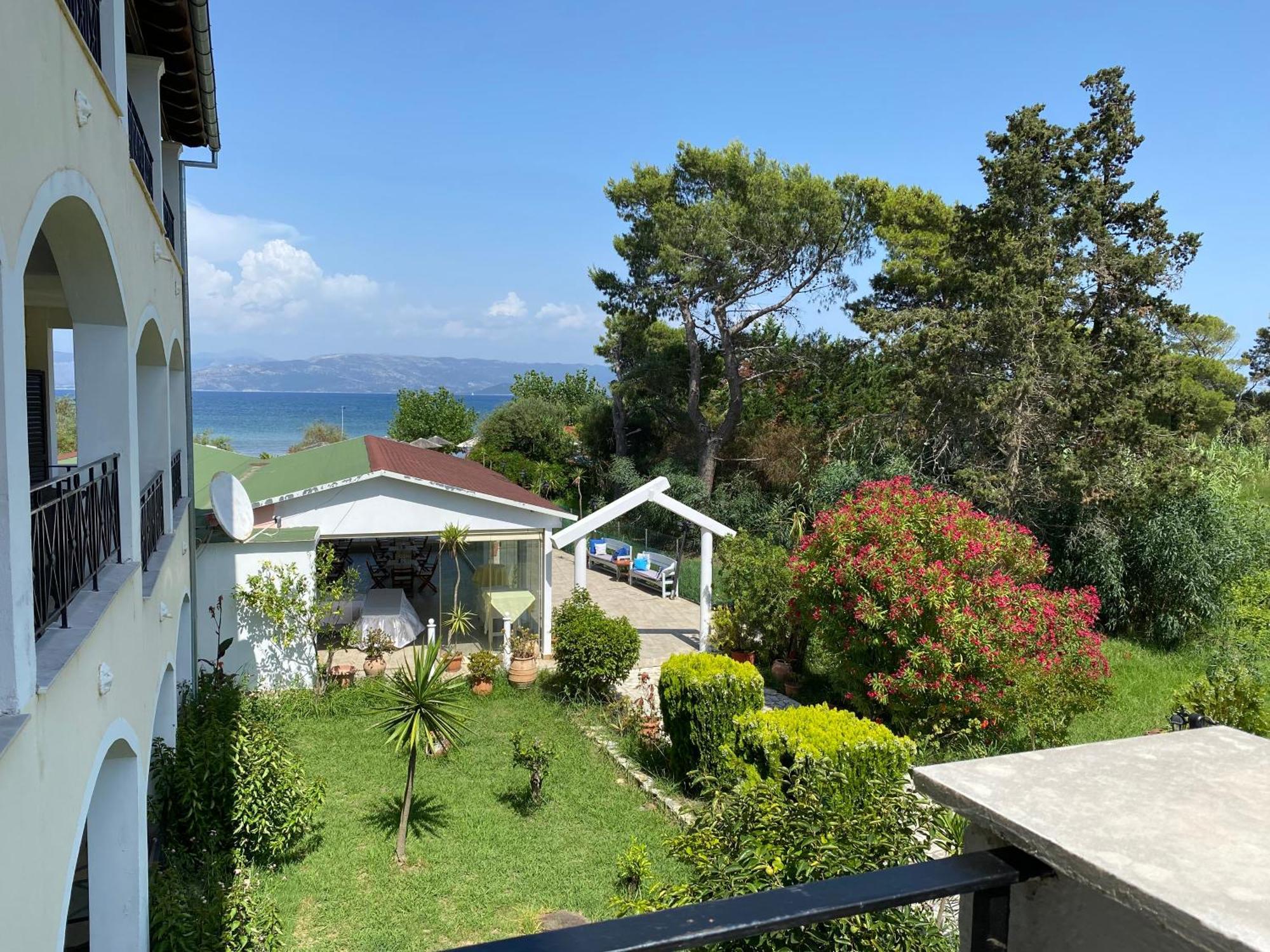 Blue Waves Corfu Aparthotel Kávos Eksteriør bilde